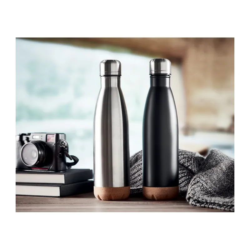 Stella marina – Borraccia termica in acciaio inox 600 ml, colore Argento Opaco, foto ambientata