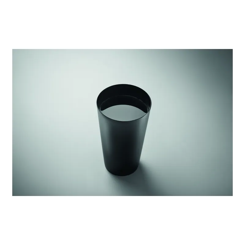 Brezza – Bicchiere riutilizzabile in polipropilene 500 ml, colore Nero, foto ambientata