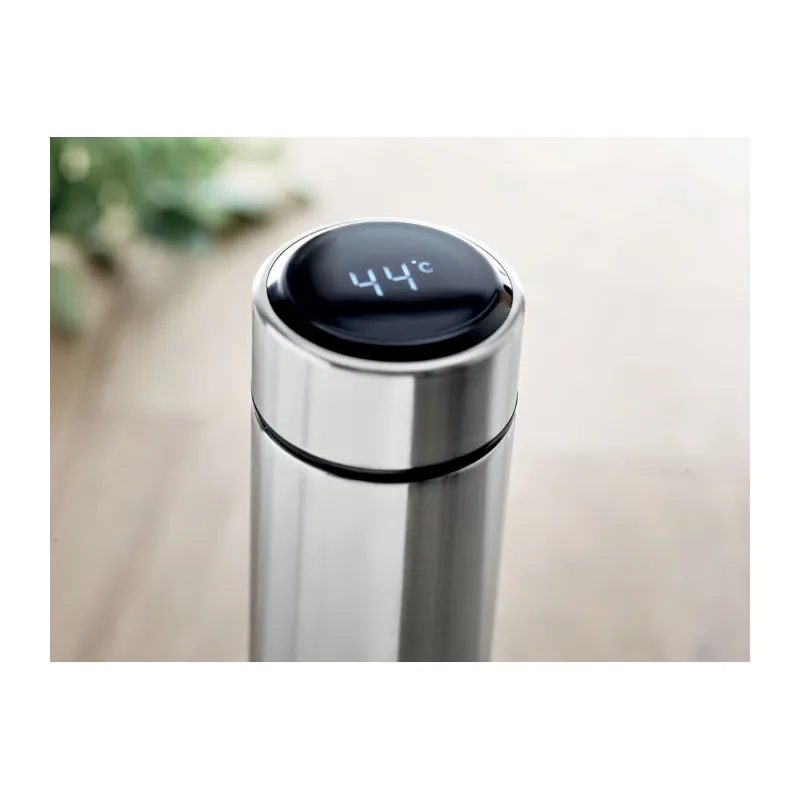 Magnolia – Thermos in acciaio inox 460 ml, colore Argento Opaco, foto ambientata