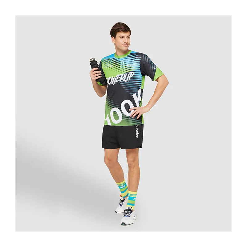 Menta – Borraccia sportiva in silicone 500 ml, colore Nero, foto ambientata