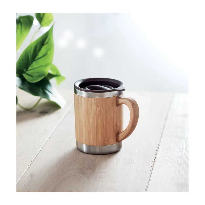 Arcipelago – Tumbler termico in acciaio inox 300 ml, colore Legno, foto ambientata