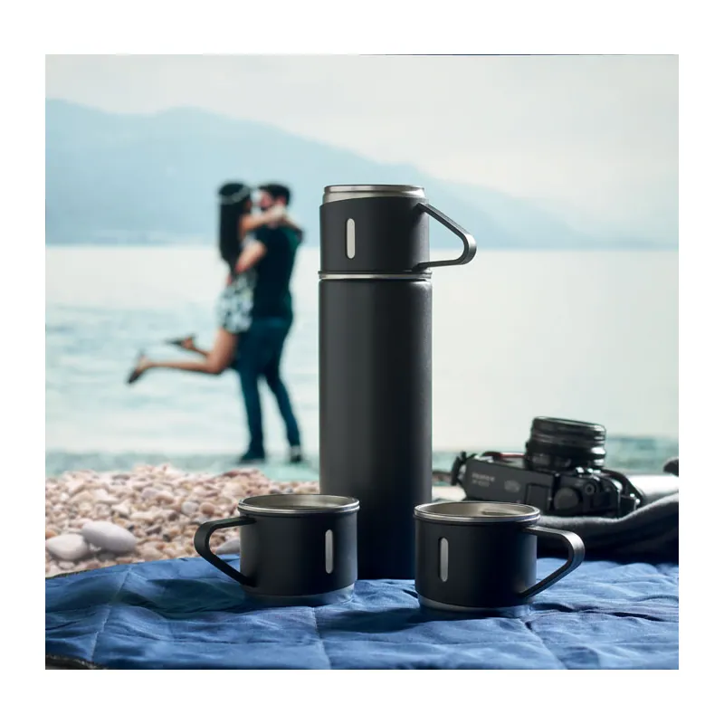 Conchiglia – Thermos in acciaio inox 420 ml, colore Nero, foto ambientata