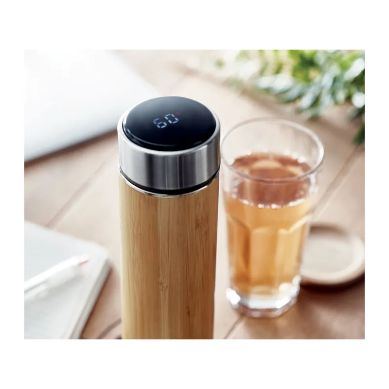 Ontano – Thermos in acciaio inox 480 ml, colore Legno, foto ambientata