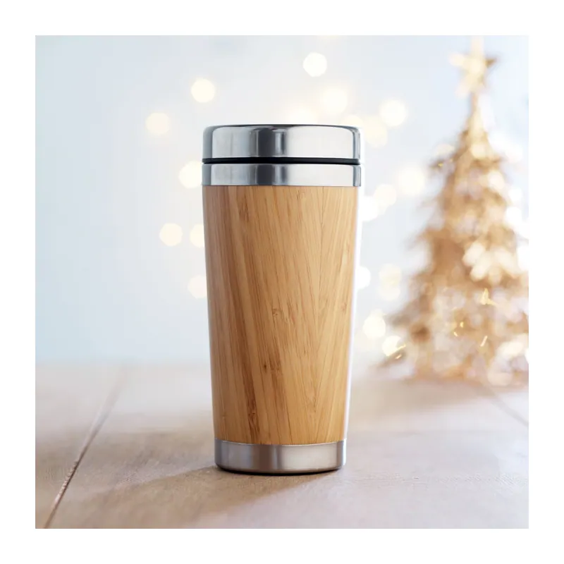 Aliseo – Bicchiere riutilizzabile in acciaio inox, colore Legno, foto ambientata