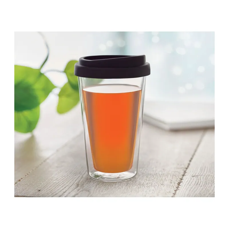 Mirtillo – Bicchiere riutilizzabile in vetro borosilicato 350 ml, colore Nero, foto ambientata