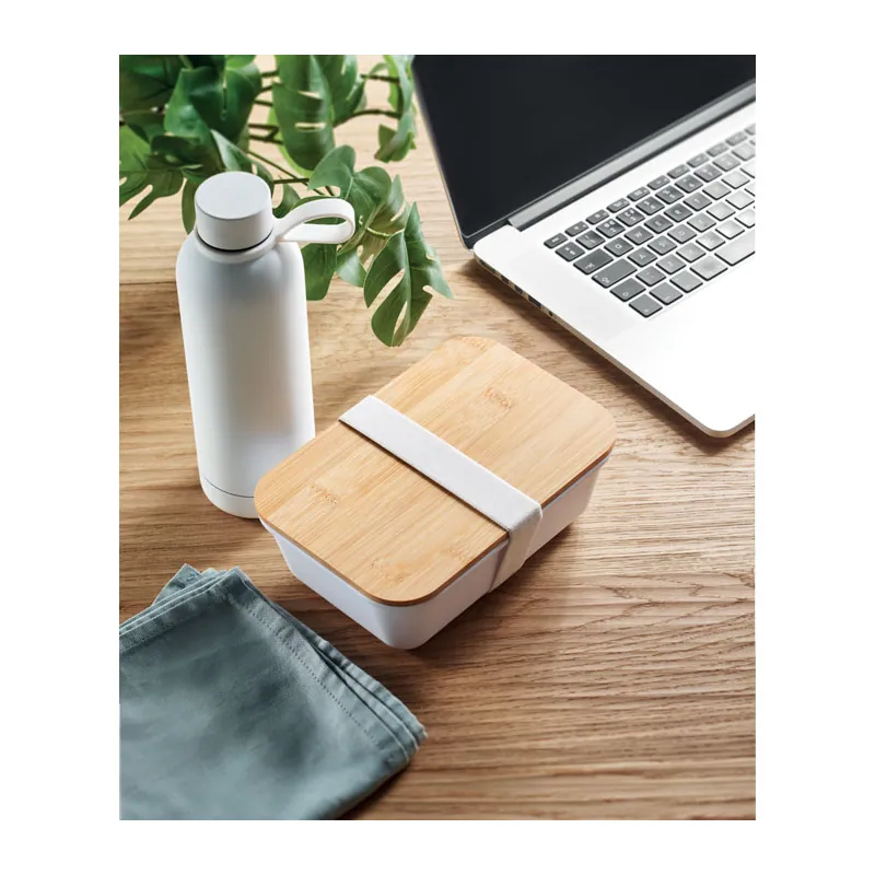 Risorgiva – Set con borraccia in acciaio inox riciclato, colore Bianco, foto ambientata