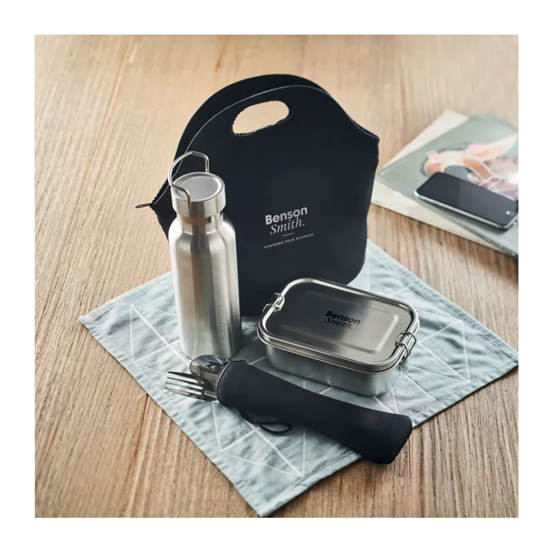 Crinale – Set con borraccia in acciaio inox, colore Nero, foto ambientata